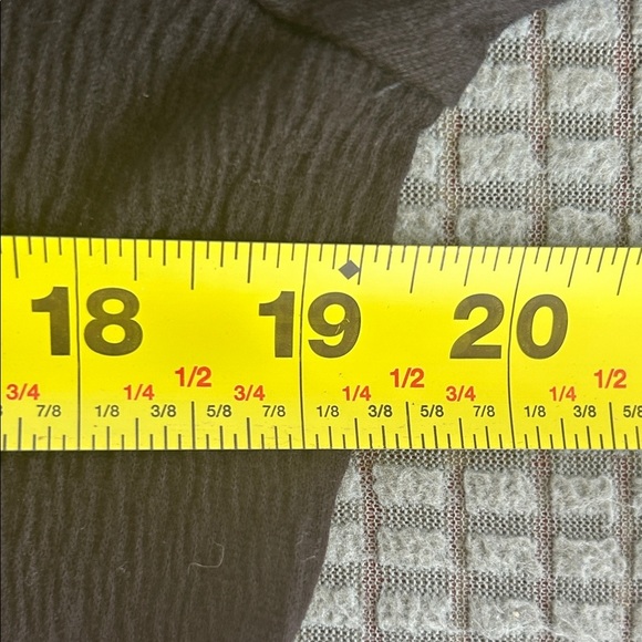 Cold Shoulder Top - Picture 5 of 7